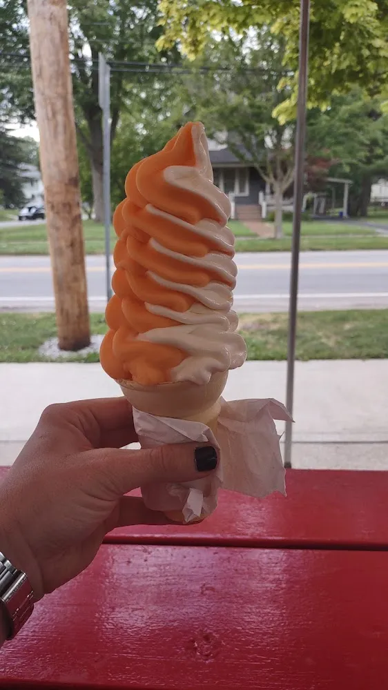 Vanilla Orange Swirl Cone